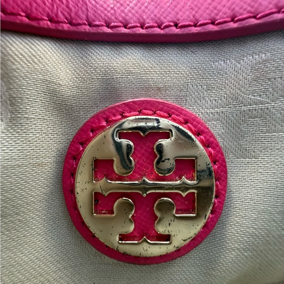 Tory Burch Robinson mini chain-strap bag in bright pink saffiano leather - Picture 6 of 9
